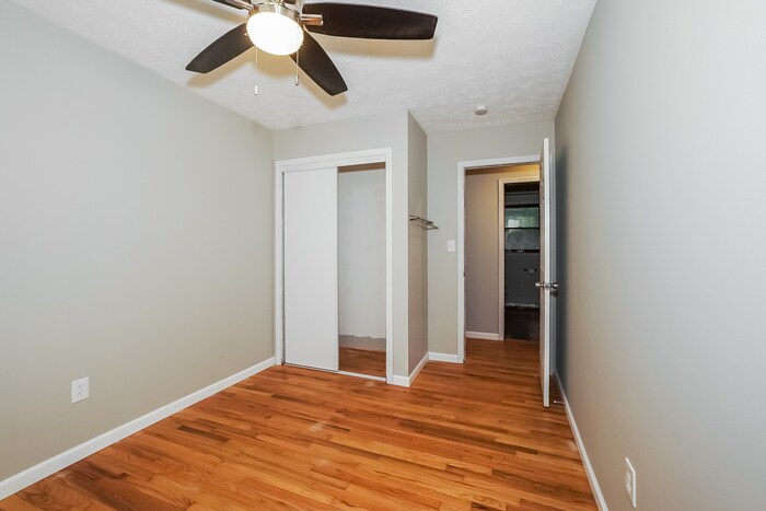 Building Photo - 8240 Timberlane Dr