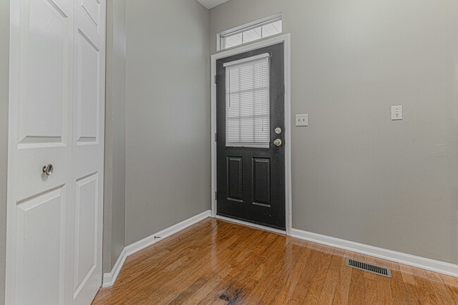 Building Photo - 1457 Walnut Hill Ave