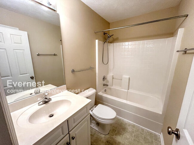Building Photo - 6752 Sugar Hill Dr