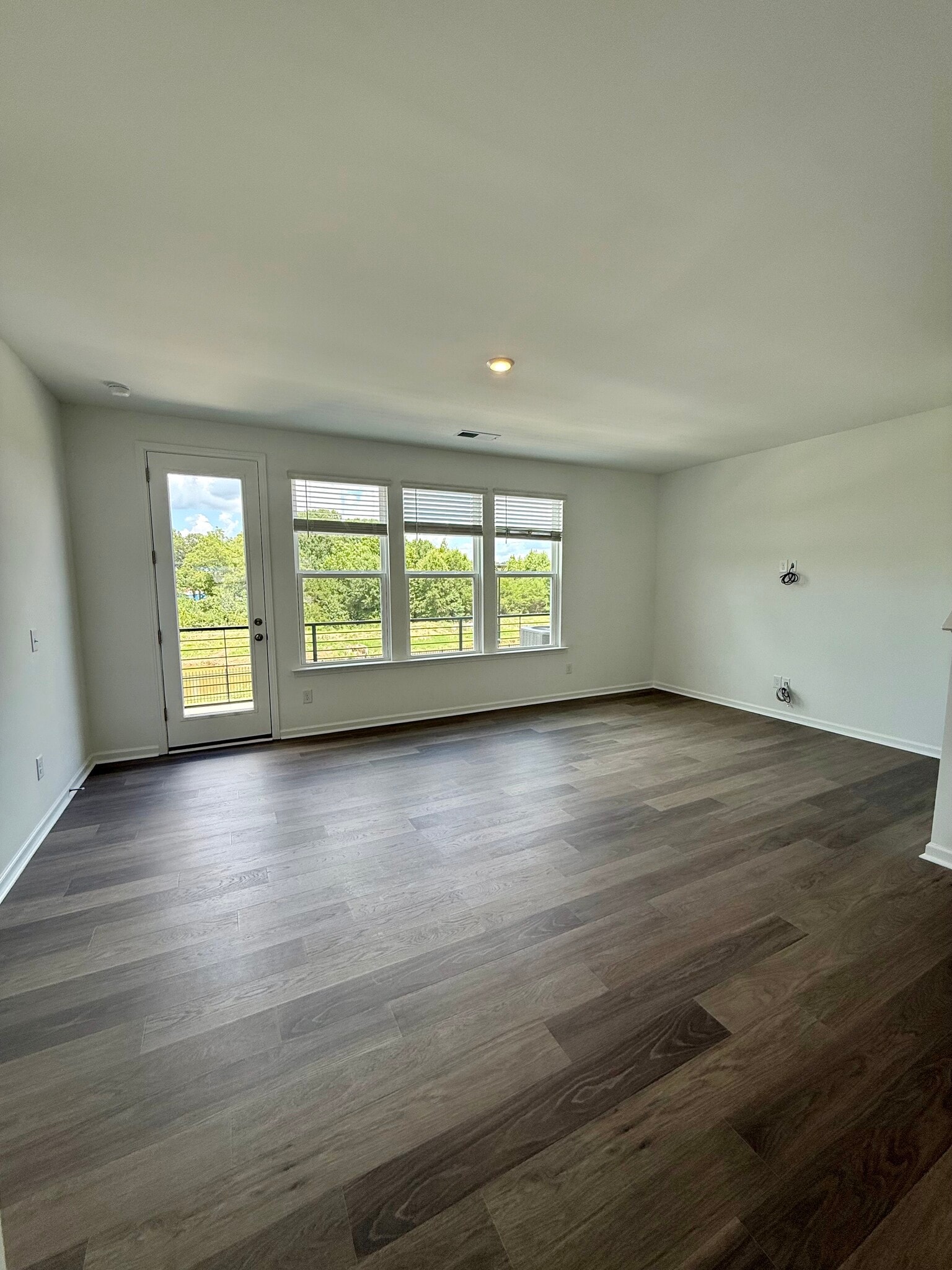 Living Room - 551 Silver Star Blvd