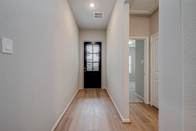 Building Photo - 8539 Int'l Fls Dr