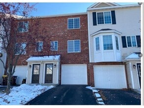 Building Photo - 16331 Timber Crest Dr SE