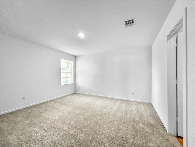 Building Photo - 6026 Starling Dr