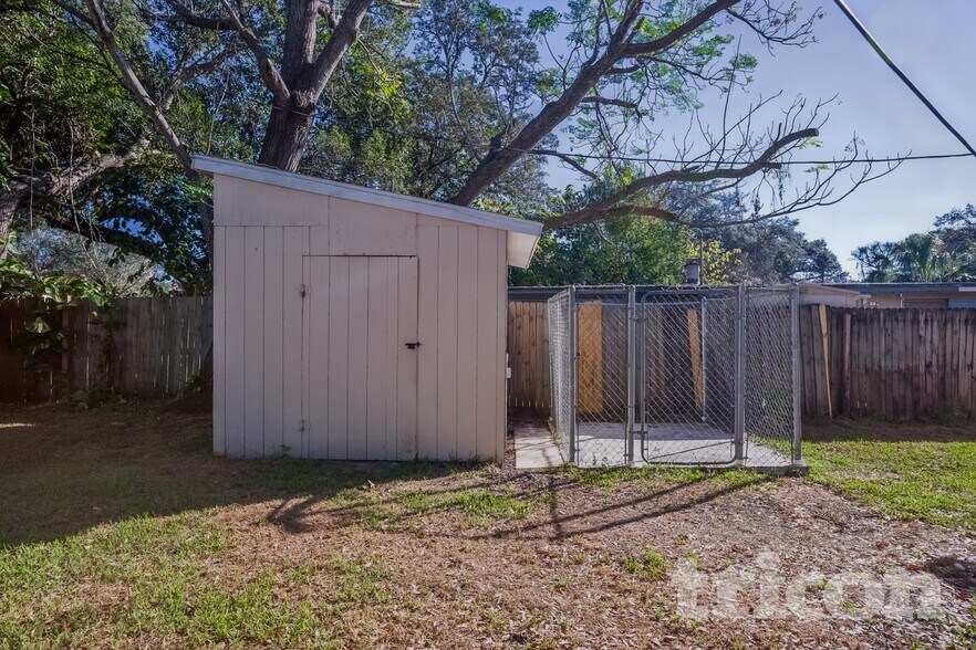 Building Photo - 710 Westbrook Ave