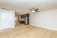 Building Photo - 106 N Main St