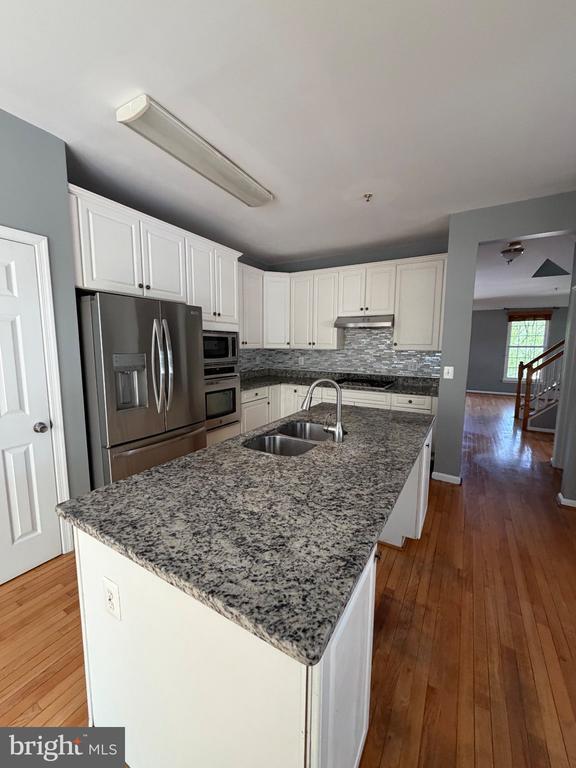 Building Photo - 13761 Dunbar Terrace
