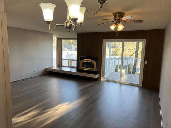 Building Photo - 133 Rockwood Drive - 1