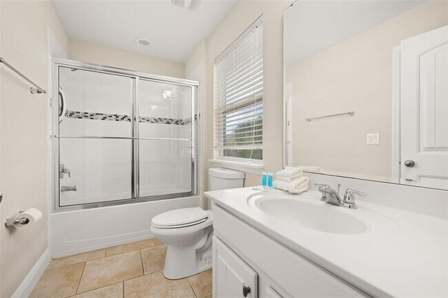 Building Photo - 5373 Oakbourne Ave