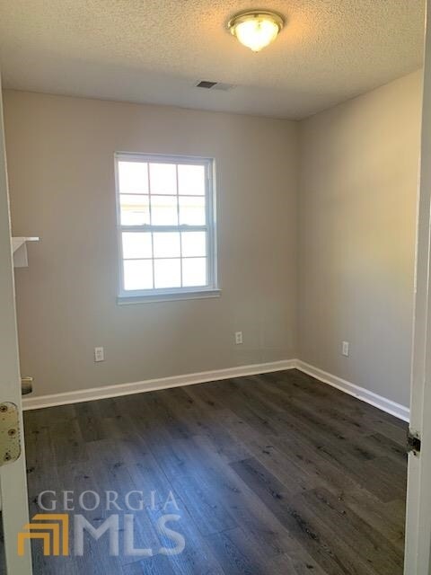 Building Photo - 316 4th St