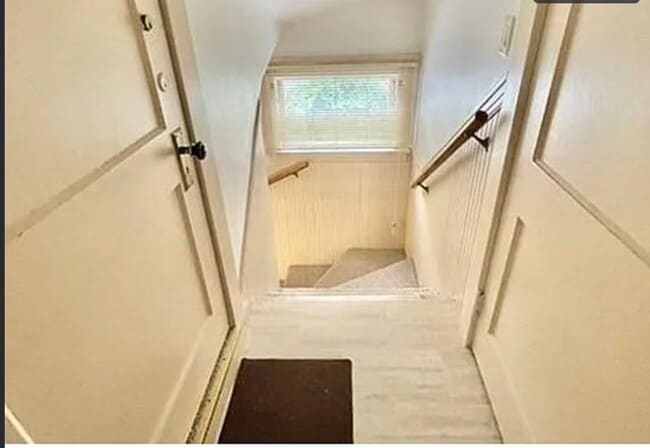 Building Photo - 24 Somerset St