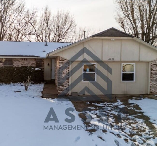 Building Photo - Spacious 5-Bedroom Home Near Tinker AFB and Local Parks