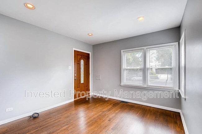 Building Photo - 1925 S Franklin St