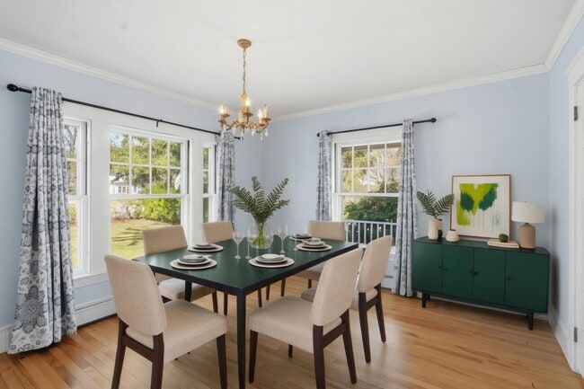 Building Photo - 198 Linden St