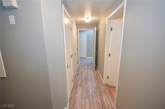 Building Photo - 50 Aura de Blanco St