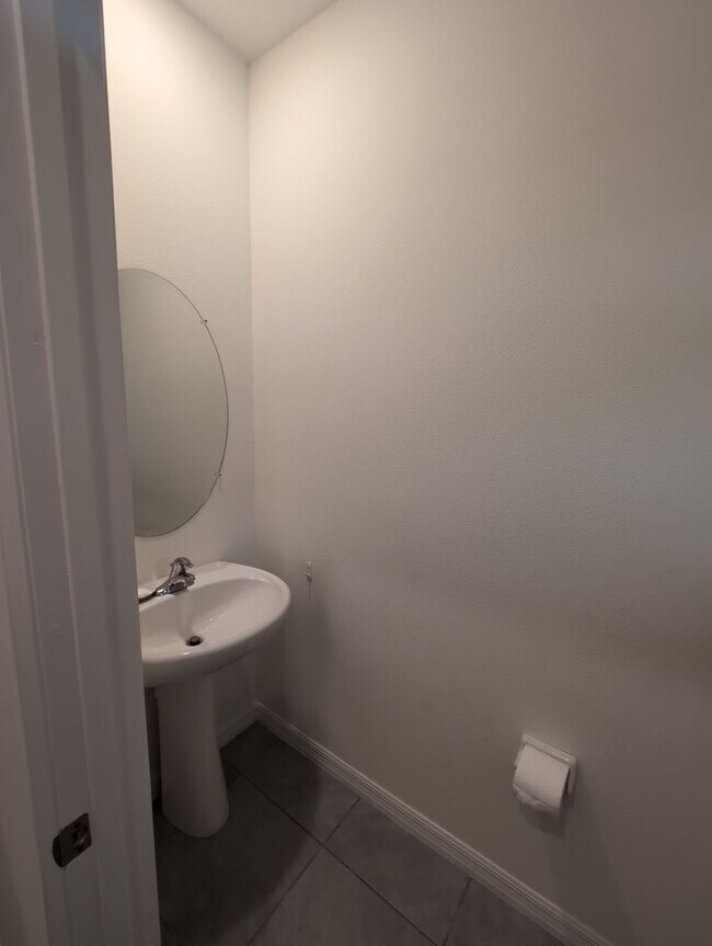Building Photo - Fresh new build ~ 3 bed/ 2.5 bath Townhous...