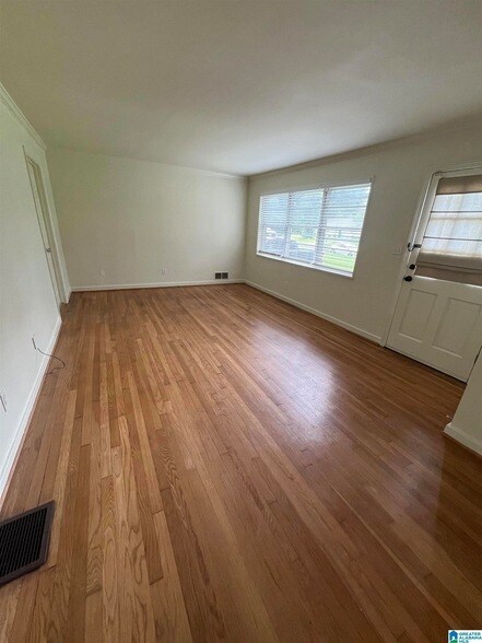 Building Photo - 308 Rosewood St