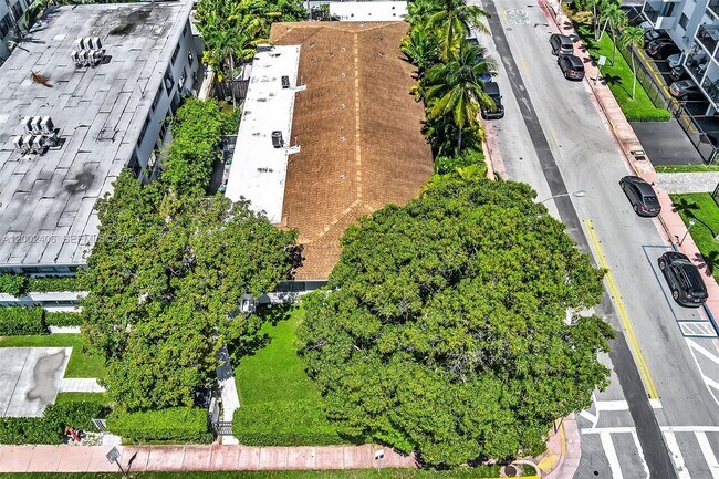 Building Photo - 1002 10th St