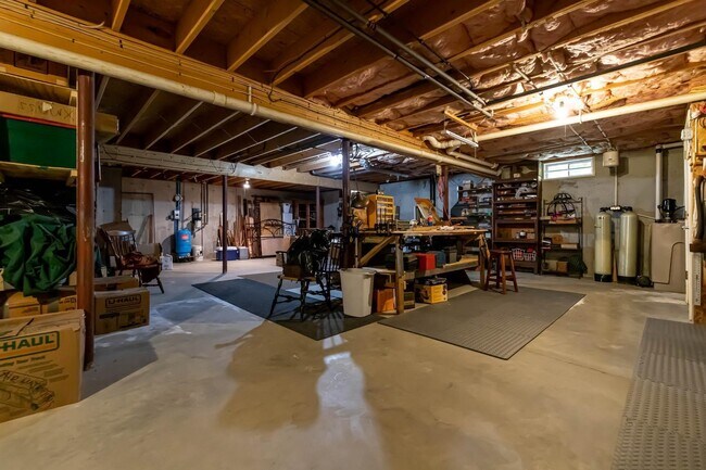 Building Photo - 24 Birchwood Rd