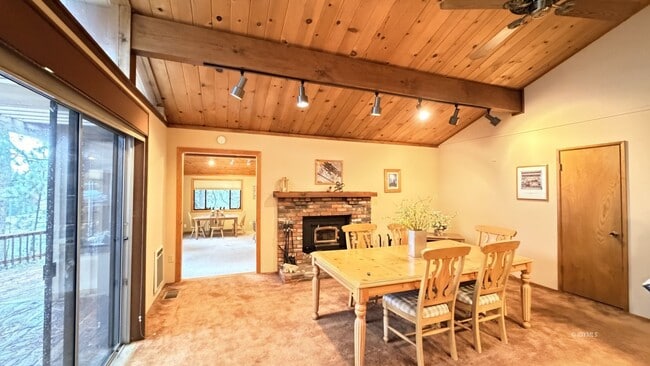 Building Photo - Full Time Rental On Crestview