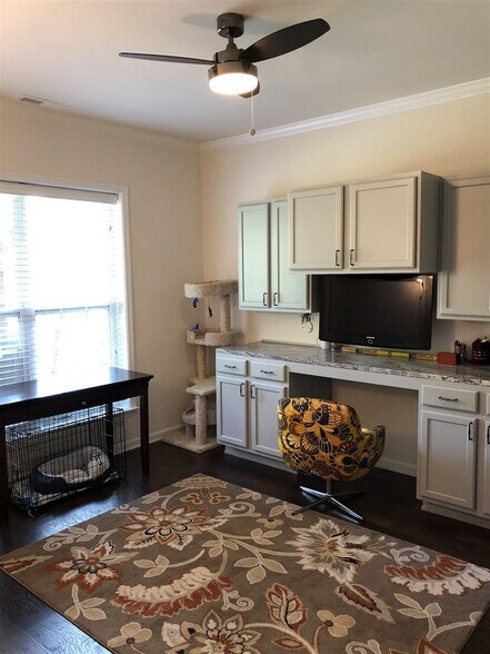 Building Photo - Room in Townhome on Macedonia Lake Dr