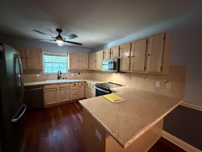 Building Photo - 1584 Chadwick Way