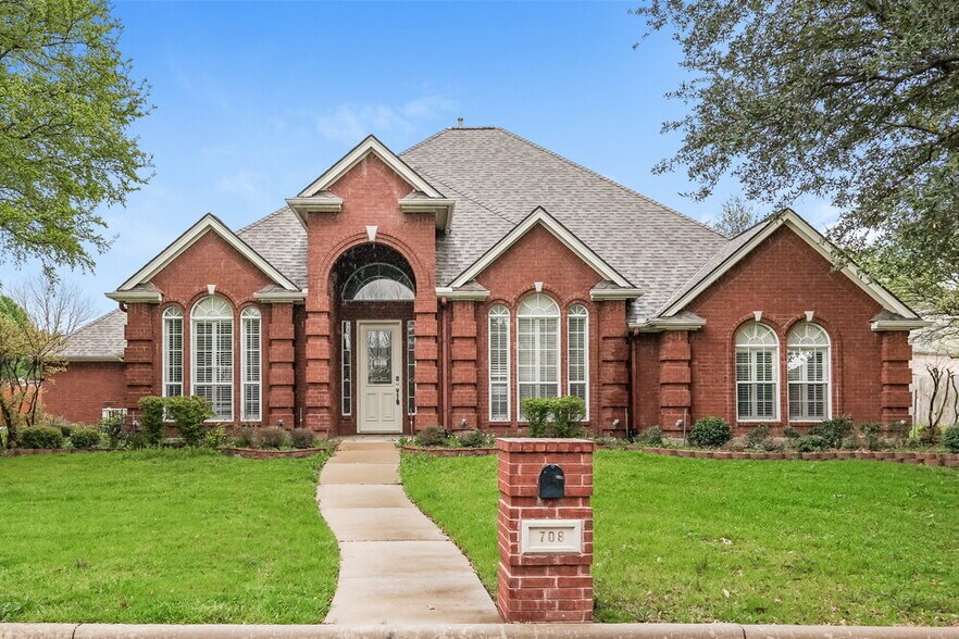 Primary Photo - 708 St Johns Dr