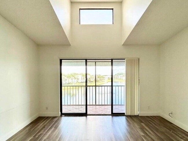 Building Photo - 1110 Green Pine Blvd