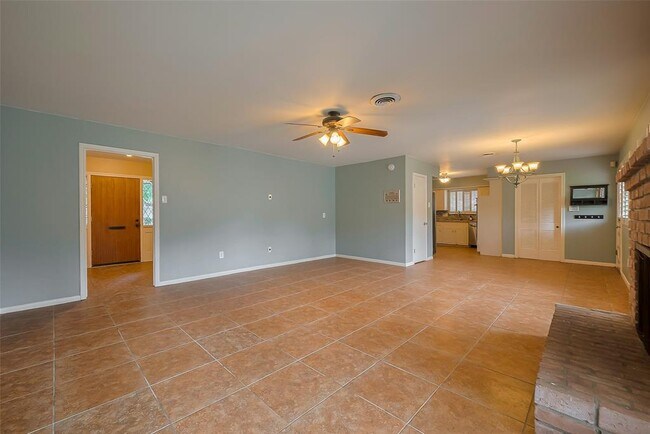 Building Photo - 7906 Braesview Ln