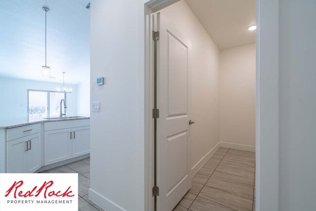 Building Photo - Come Live in the Desirable Sage Canyon Neighborhood!