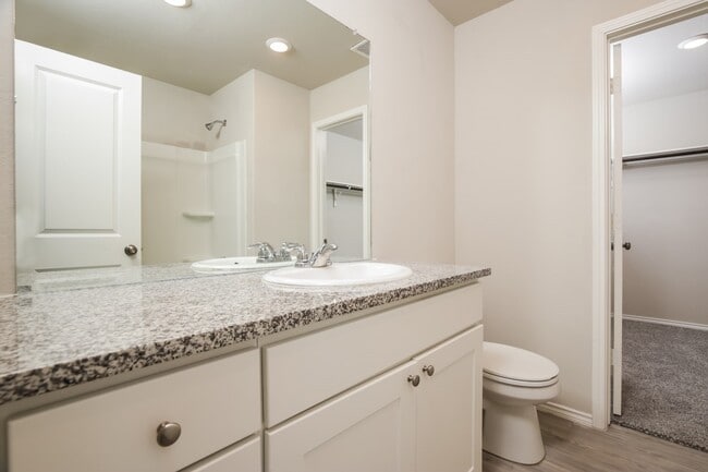 Building Photo - 5734 Leon Pl