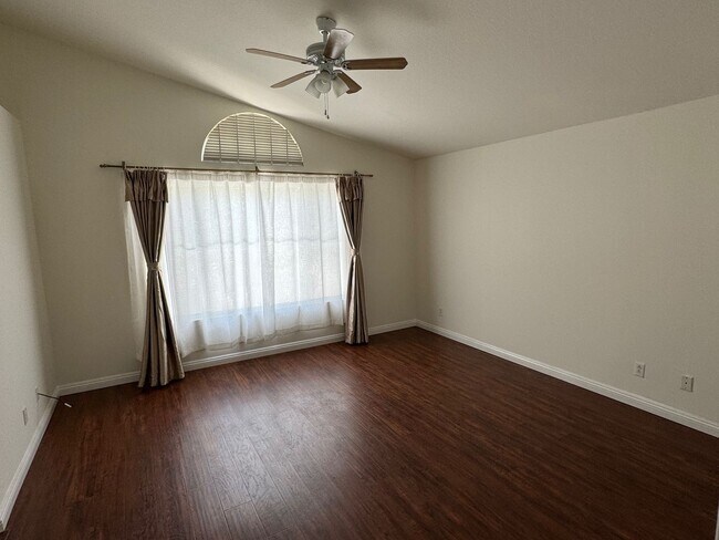 Building Photo - Updated newer home in gated Lang Ranch community