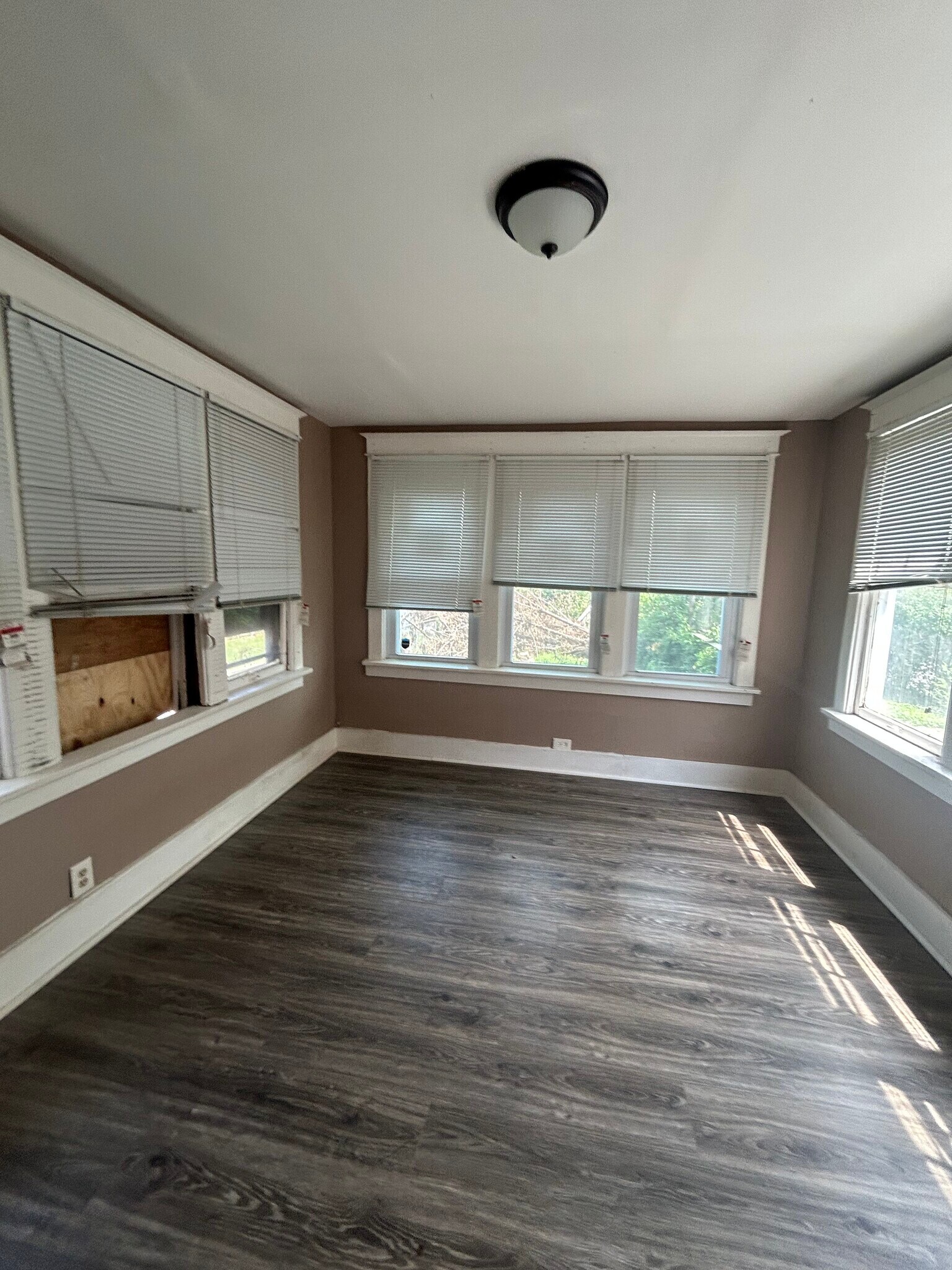 Building Photo - 4627 Maffitt Ave