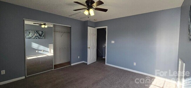 Building Photo - 10623 Campion Ct