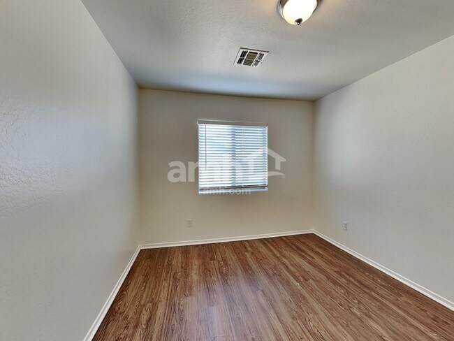 Building Photo - 7136 S 7th Ln