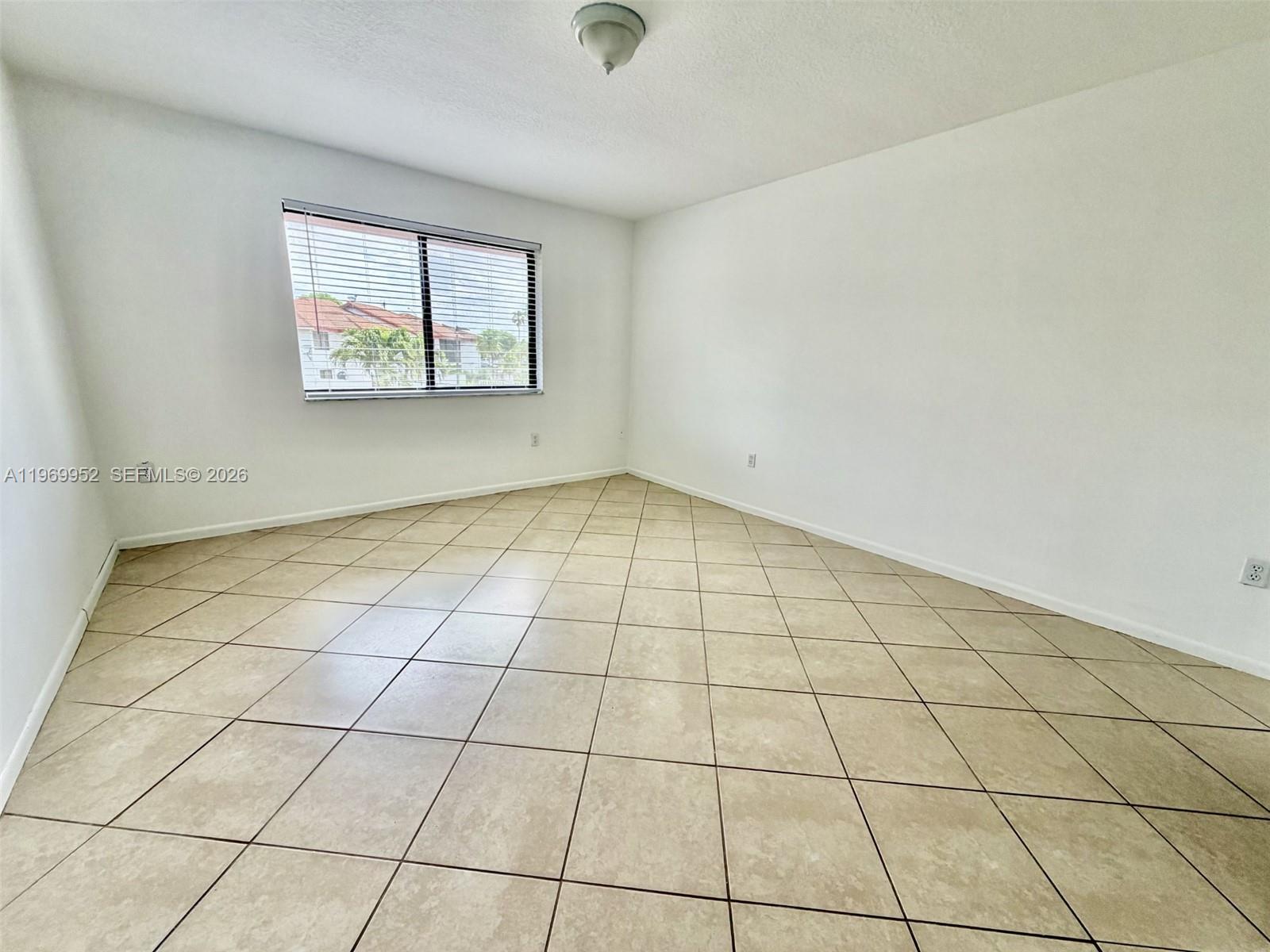 Building Photo - 9658 SW 138th Ave