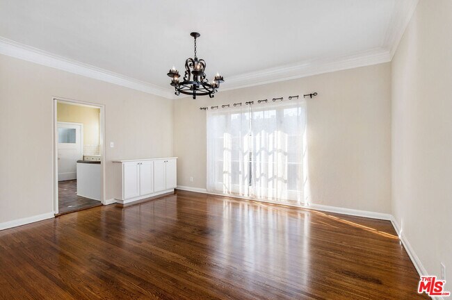 Building Photo - 846 S Lucerne Blvd