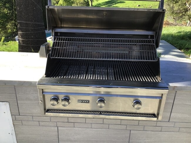 Building Photo - LUXURIOUS PRIVATE STUDIO WITH BREATH TAKING VIEWS