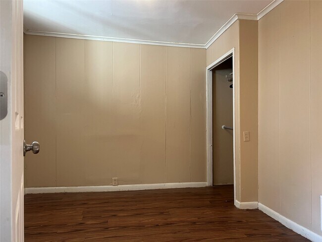 Building Photo - 274 Chenango St