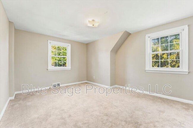 Building Photo - 248 E Turnbull Ave