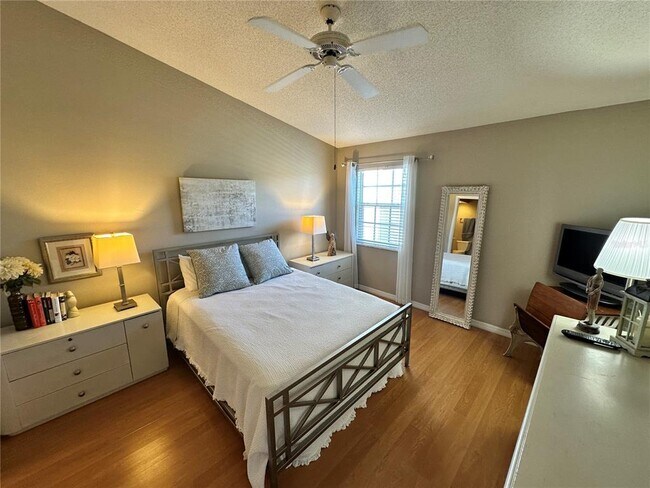 Building Photo - 517 Woodstork Cir