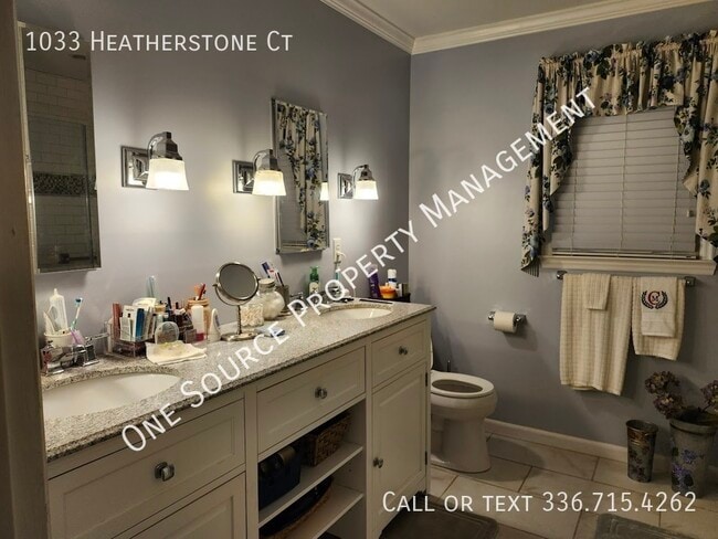 Building Photo - 1033 Heatherstone Ct