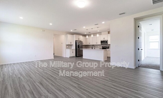 Building Photo - 12706 Grn Mdw Dr