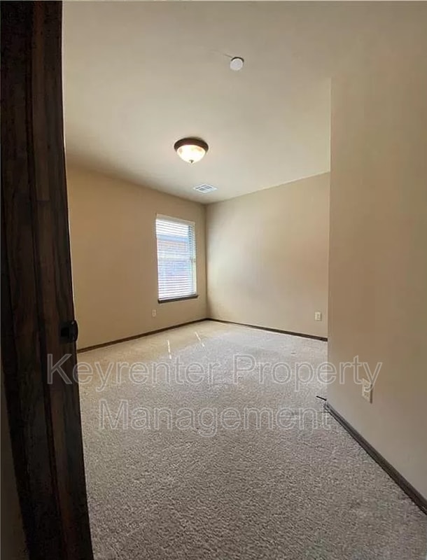 Building Photo - 1540 SW 95th St