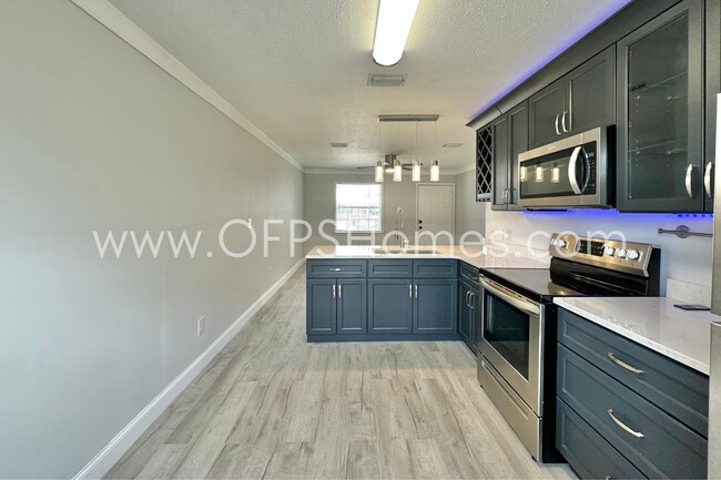 Building Photo - 119 Casa Pl