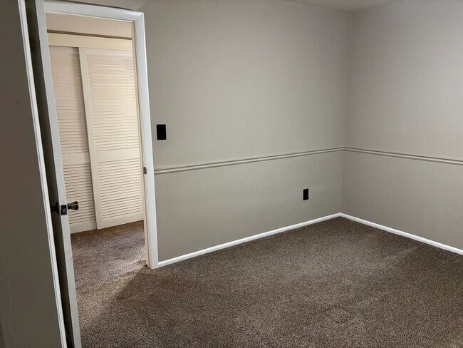 Building Photo - 595 Mountainville Cir