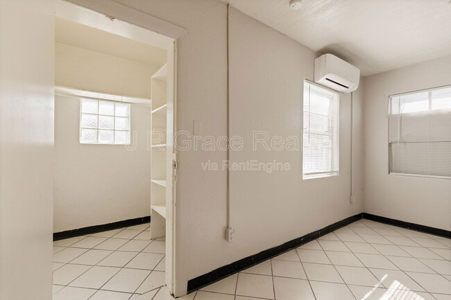 Building Photo - 2807 Bellmead Dr