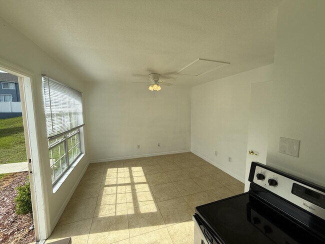 Building Photo - 316 Mango Dr