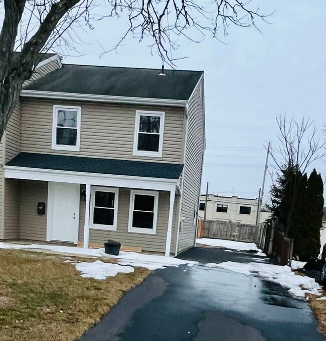 Building Photo - 534 Voorhees Ave