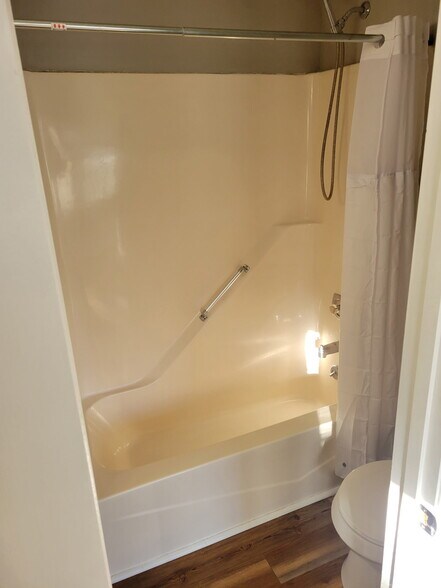 Building Photo - 4 Sycamore Row