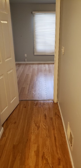 Building Photo - 86 Earlmoor Blvd